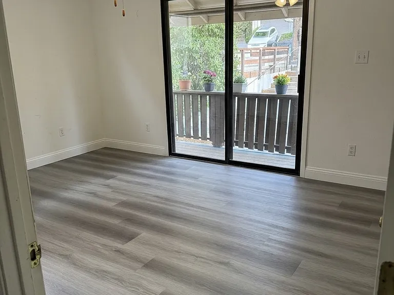 10 Patricia Rd — Photo 3