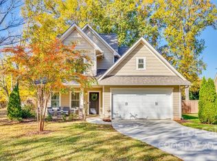 2562 Roseview Ln, Charlotte, NC 28205