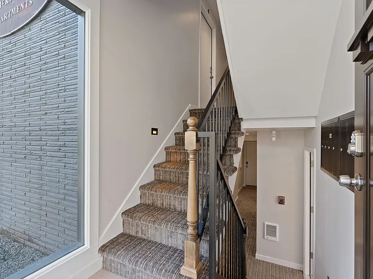 McKinnley Apartments - Luxury Studios! — Photo 11
