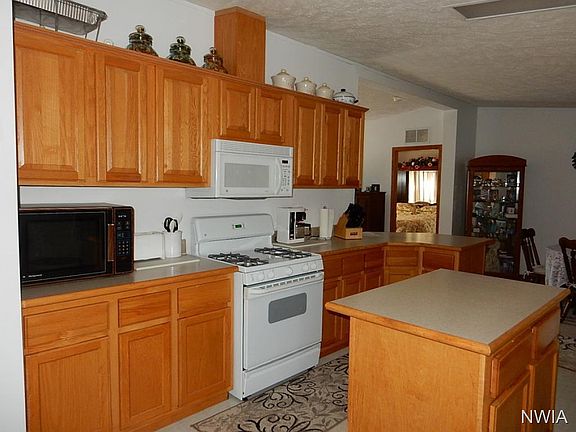 2nd image of 1920 Hanford St