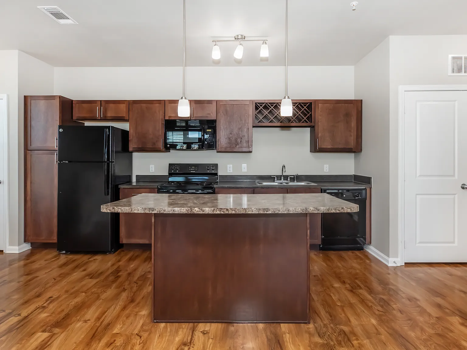 The Landings at Creekside — Photo 4