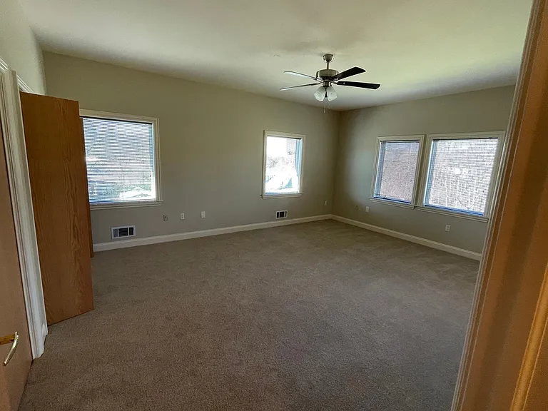 1373 Washington Pike #1 — Photo 11