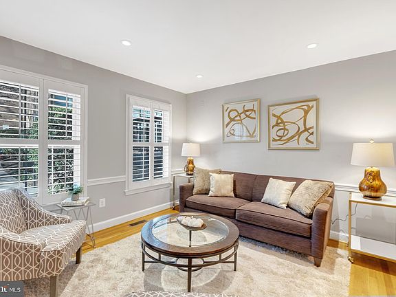 5th image of 37 W Del Ray Ave