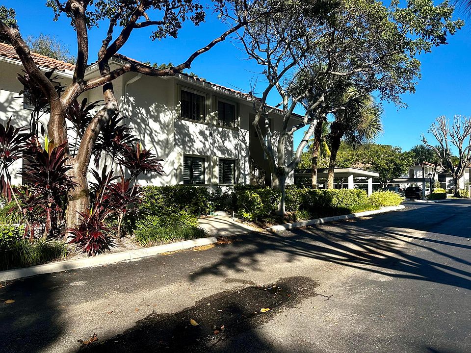 1st image of 25 Pelican Pointe Drive #201