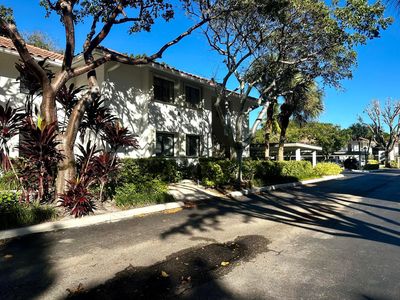 25 Pelican Pointe Drive #201, Delray Beach, FL, 33483