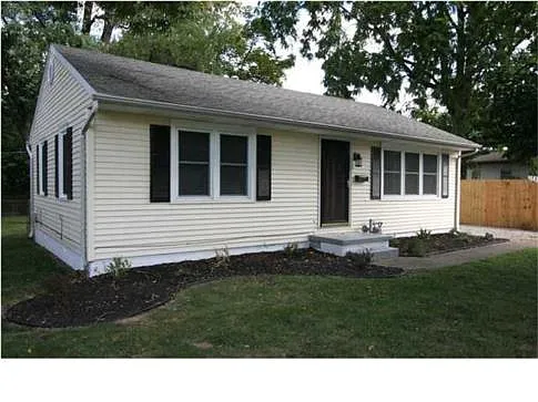 1901 Oakland Ave photo 1