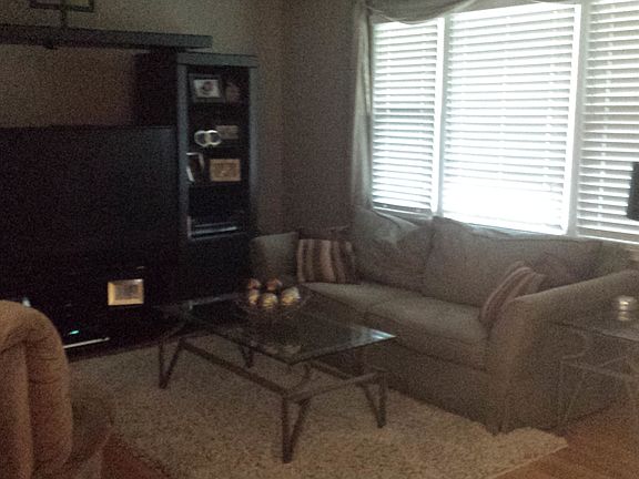 4th image of 3812 Caroline Ave