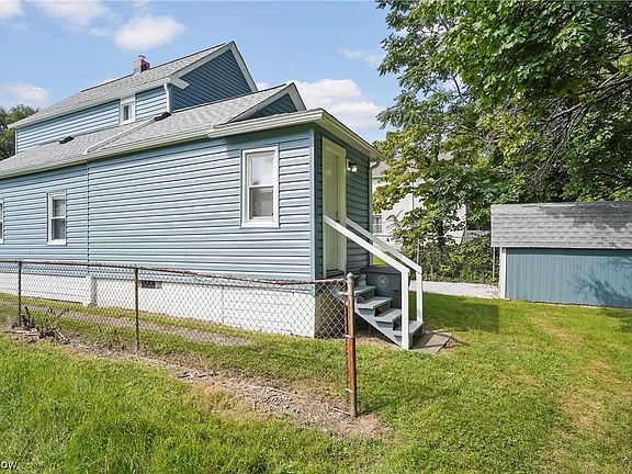 3rd image of 1039 Marion Pl