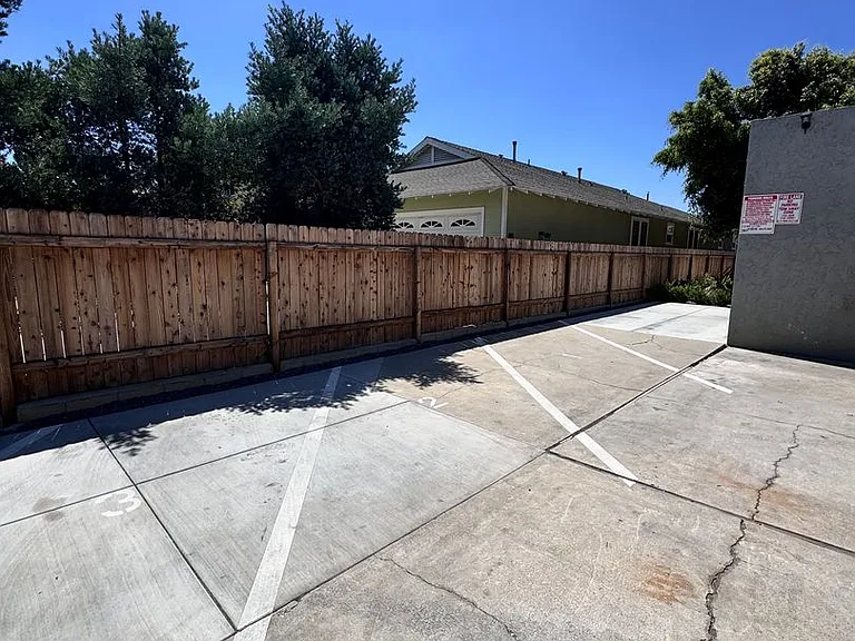 3781 Green Ave #2 — Photo 24