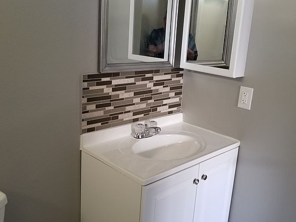 3rd image of 4904 Pancho Villa Dr