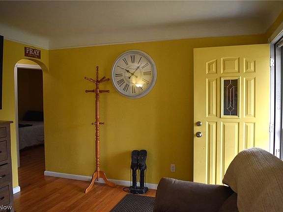 2nd image of 11817 Brighton Ave