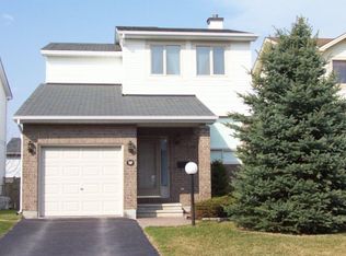 19 Robina Ave, Ottawa, ON K2H9R3