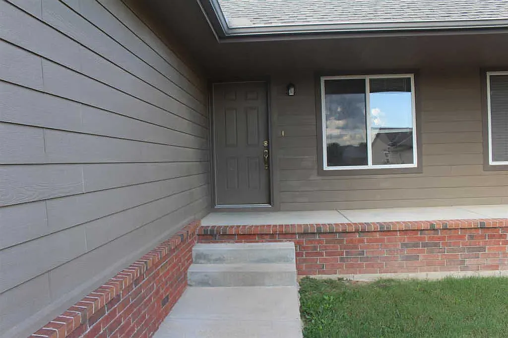 3 bed, 1700 sqft, $1,500 — Photo 2