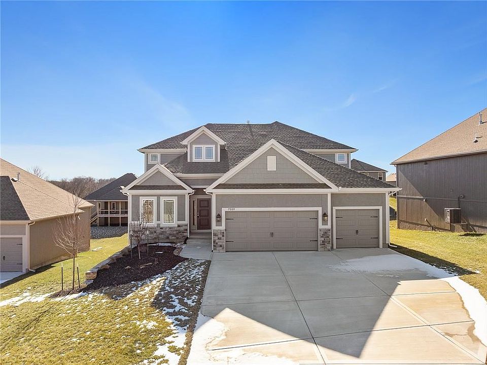 1st image of 7009 NE 103rd St