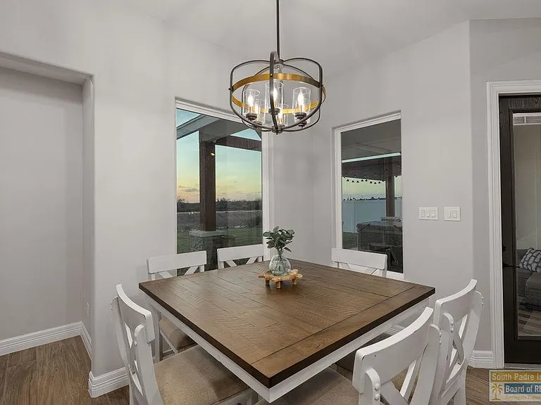 124 Torrey Pines Rd — Photo 16