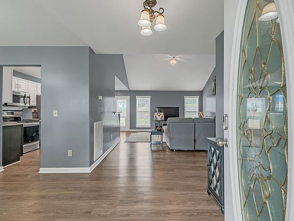 4th image of 1305 Standing Stone Cir