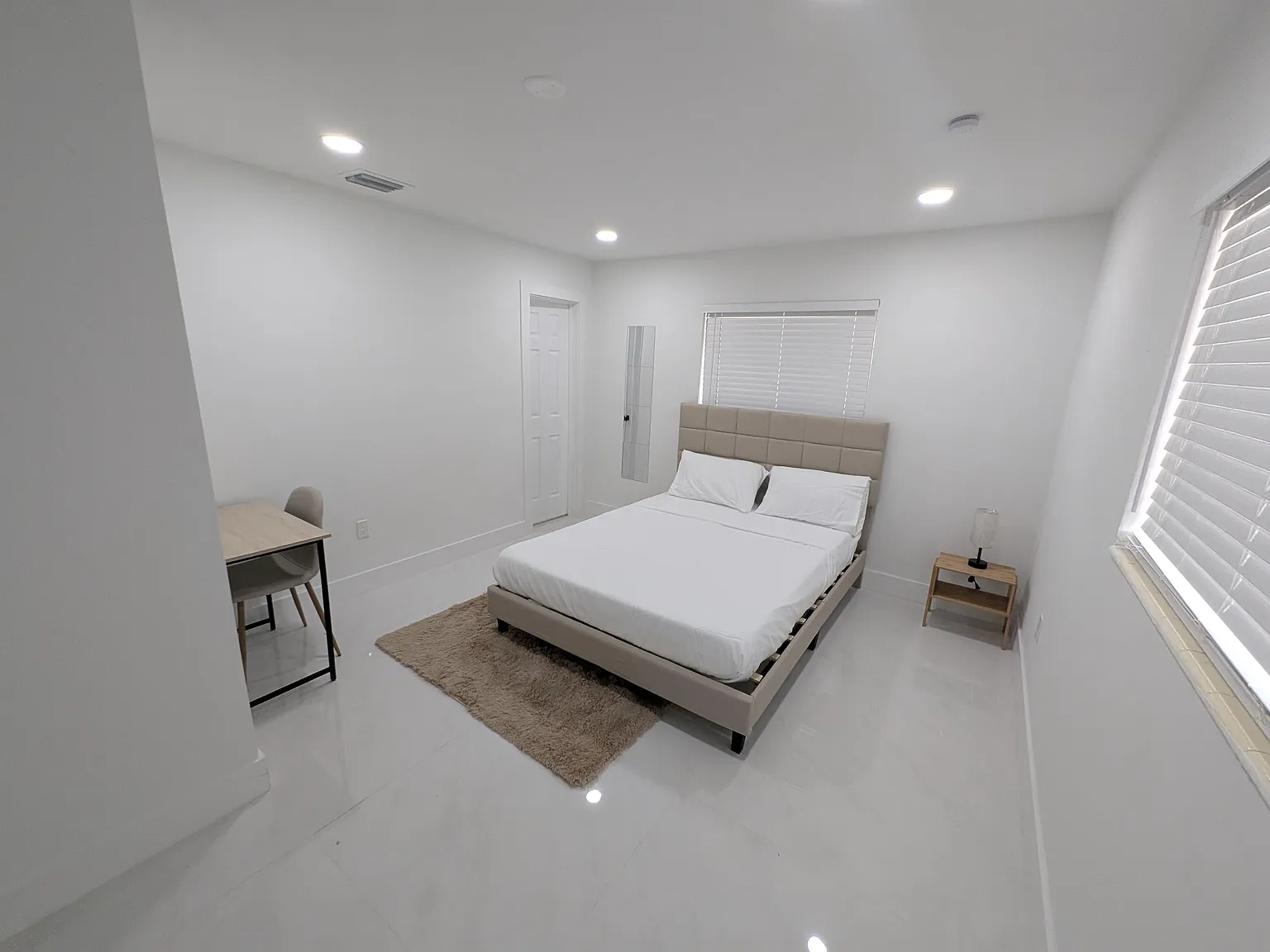 4 bed, 4.0 bath, 2440 sqft, $1,594 — Photo 2