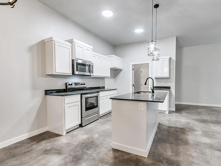 2348 SW 90th Pl — Photo 30