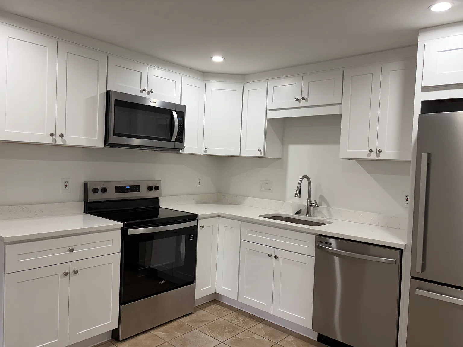 2 bed, 868 sqft, $2,975 — Photo 4