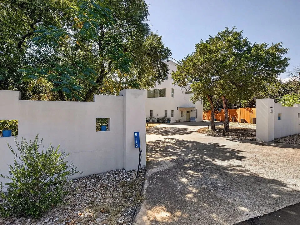 8110 Sharon Rd