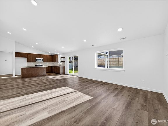 5th image of 108 N Saratoga Way