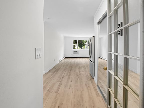 5th image of 2 Consulate Dr APT 1-O