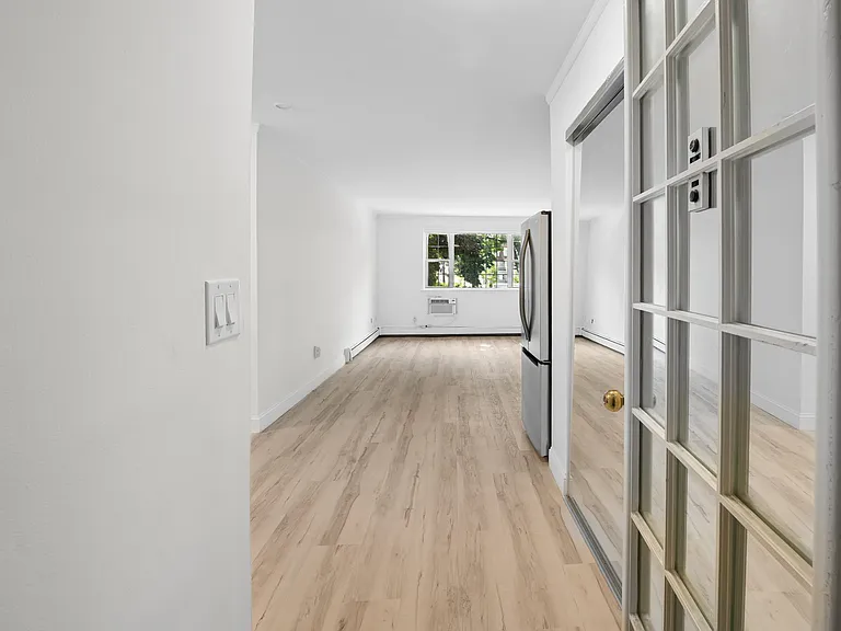 2 Consulate Dr #1-O — Photo 1