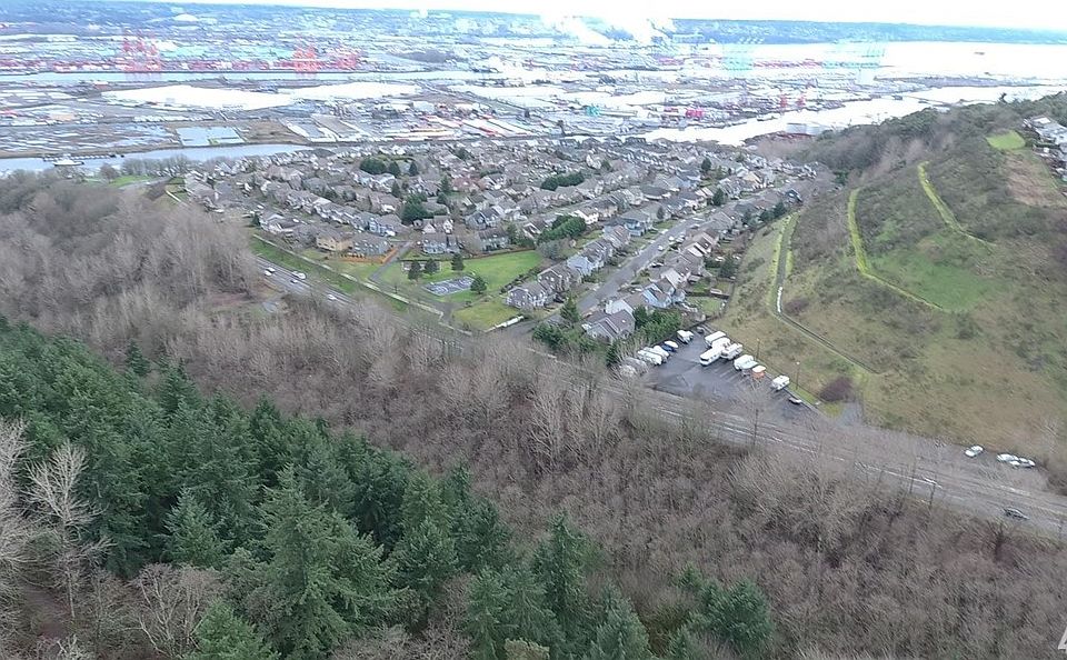 2nd image of 11 23rd Ave NE