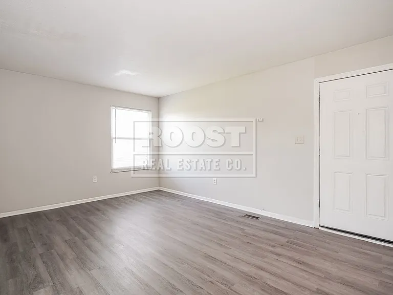 5623-5625 Chatford Dr — Photo 9