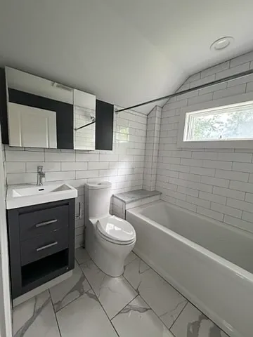 42 Saint Johns Ave — Photo 7