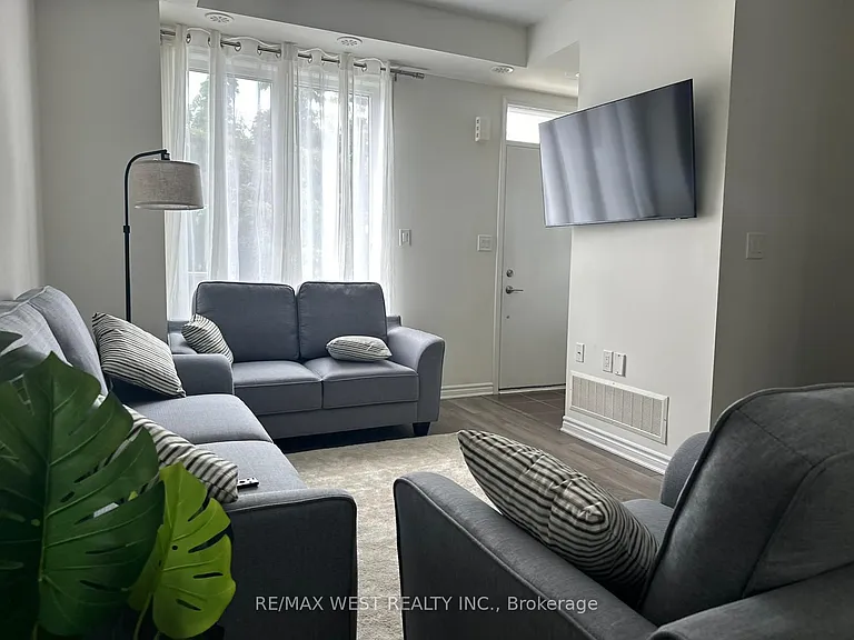 25 Heron Park Pl #3 — Photo 3