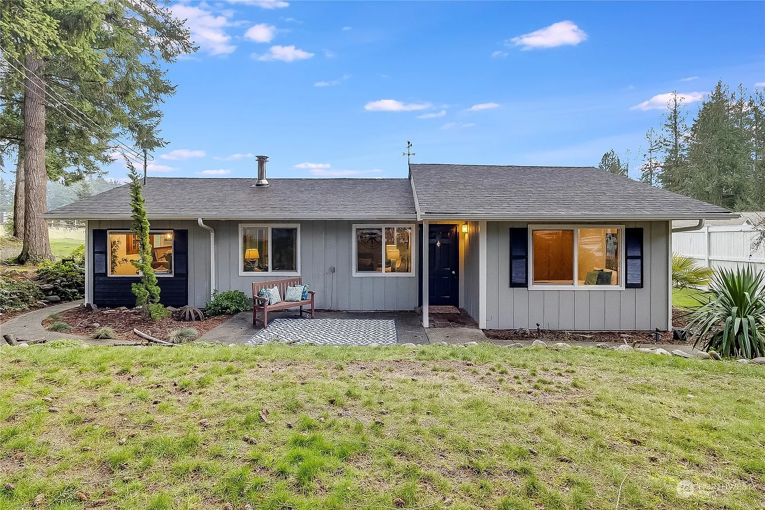 19208 Rhodes Lake Road E photo 1