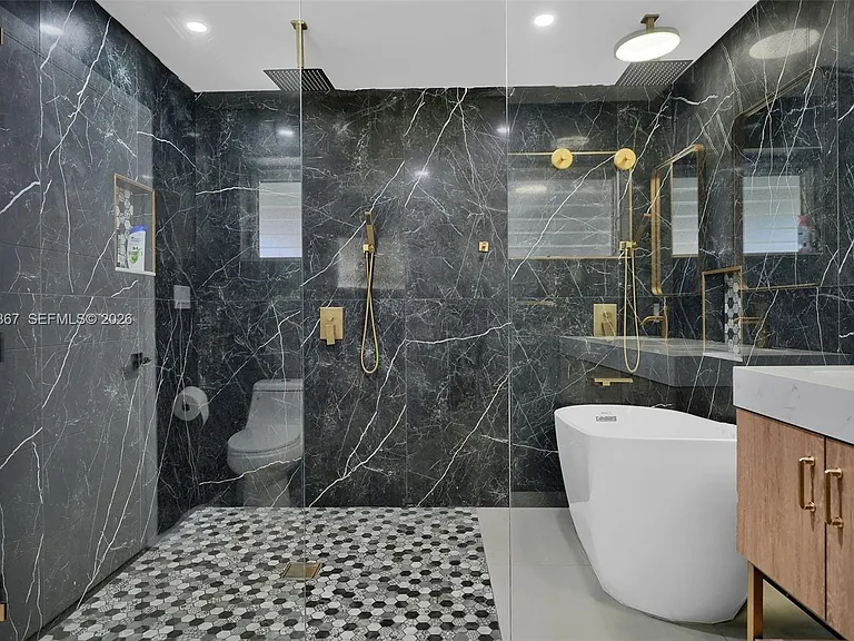 3338 Cleveland St — Photo 13
