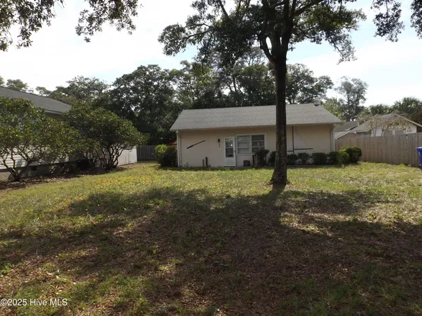 108 NE 43rd Street, Oak Island, NC 28465