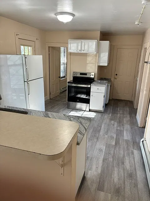 4 bed, $2,200 — Photo 3