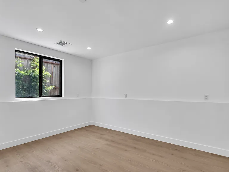 1119 N Avenue 56 — Photo 10