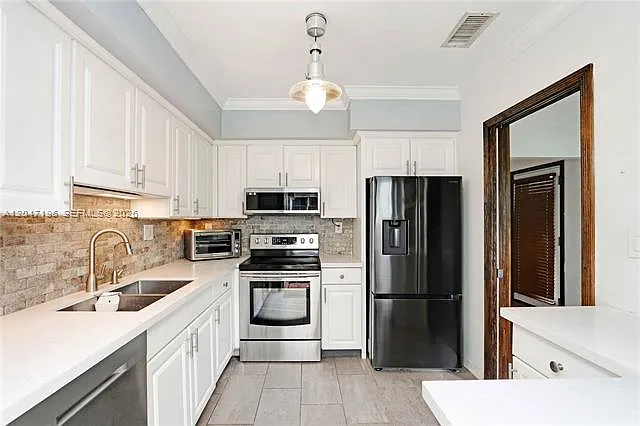 221 Camilo Ave — Photo 2