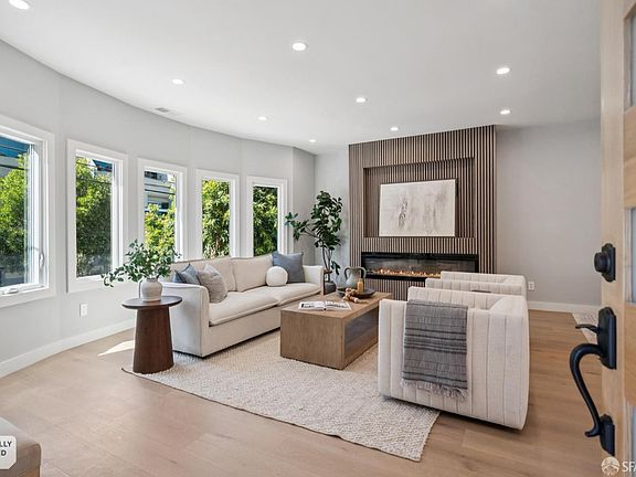 2nd image of 24 Lawrence Ave