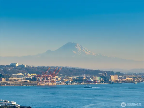 601 W Mercer Place #301, Seattle, WA 98119