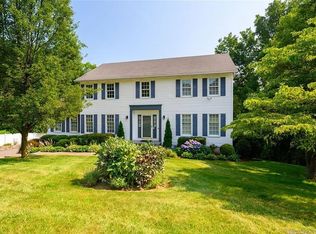 32 Fairmount Dr, Danbury, CT 06811
