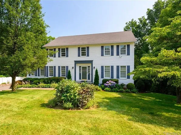 32 Fairmount Drive, Danbury, CT 06811