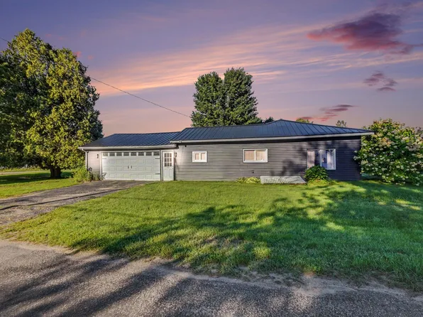 301 Maple St, Luther, MI 49656