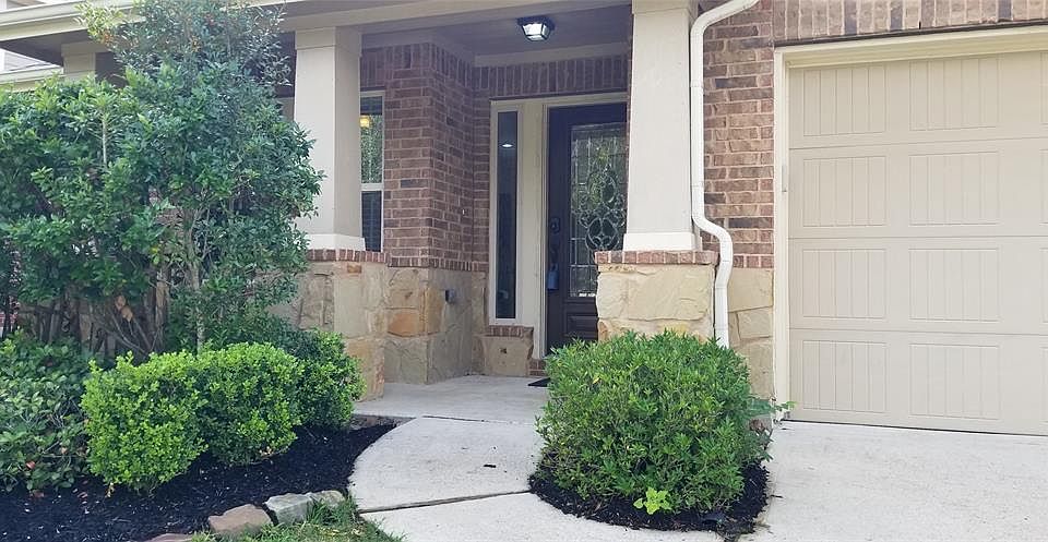 1st image of 15 Quillwood Pl