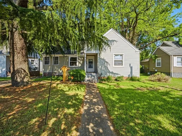 302 Plover Dr, Portsmouth, VA 23704