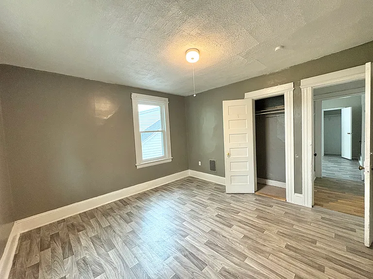 208-210 Fairview Ave #2 — Photo 7
