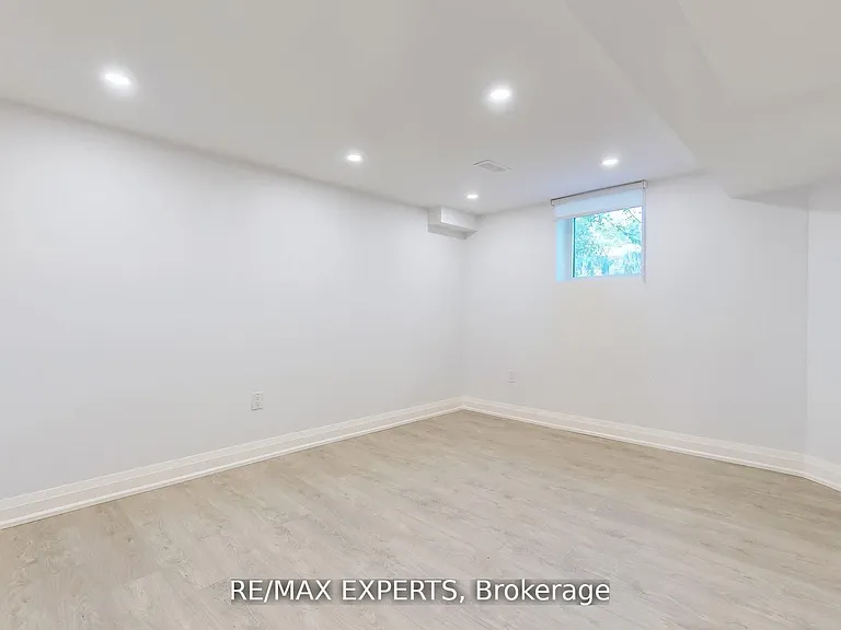 1097 Wildwood Dr #LOWER — Photo 12
