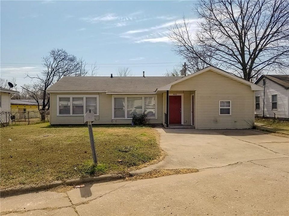 1st image of 905 Buck Dr