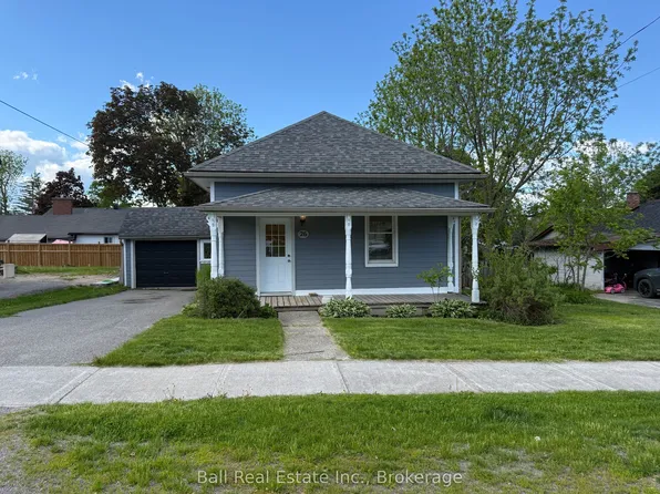 26 Nassau St, Selwyn, ON K0L 2H0