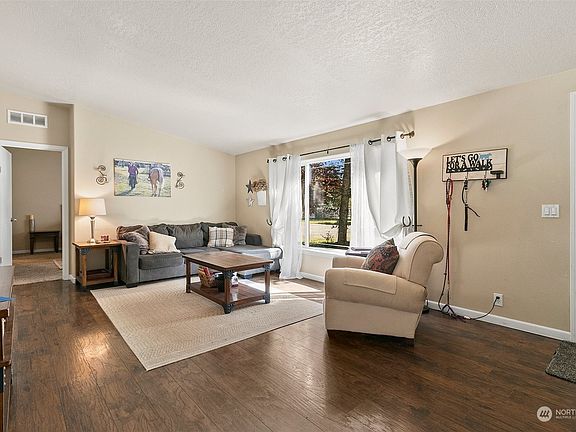 3rd image of 2645 SE 160th Street