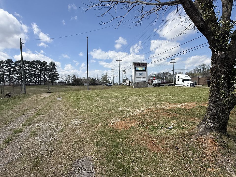2nd image of 350 Dover Rd